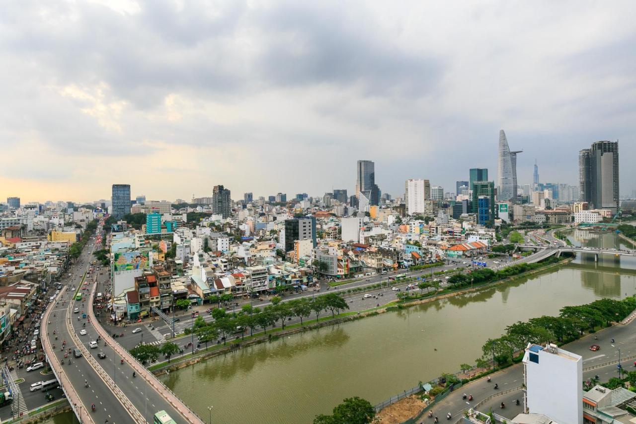 Yo'S Homes Rivergate Apartment Infinity Pool Near District 1 Ho Chi Minh City Exterior photo