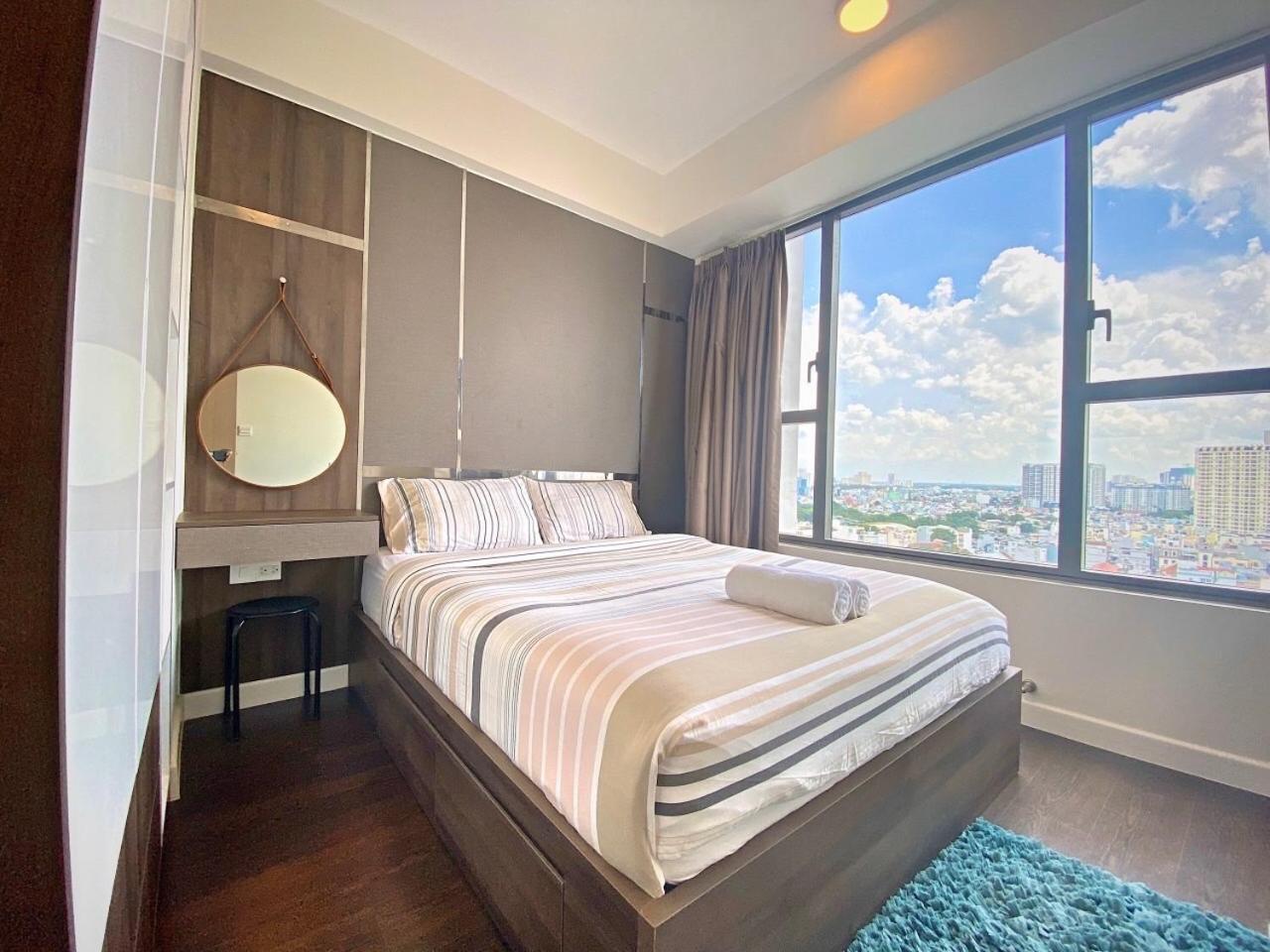 Yo'S Homes Rivergate Apartment Infinity Pool Near District 1 Ho Chi Minh City Exterior photo
