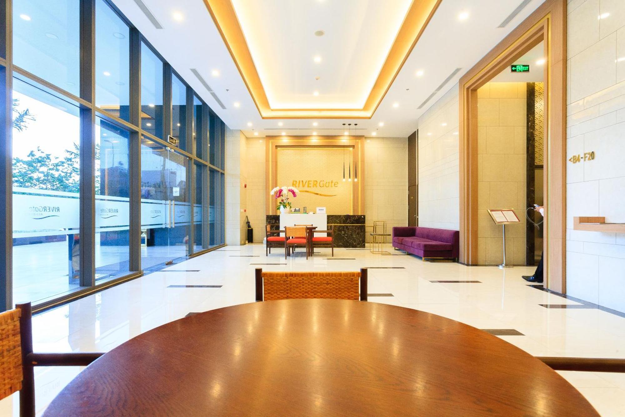 Yo'S Homes Rivergate Apartment Infinity Pool Near District 1 Ho Chi Minh City Exterior photo