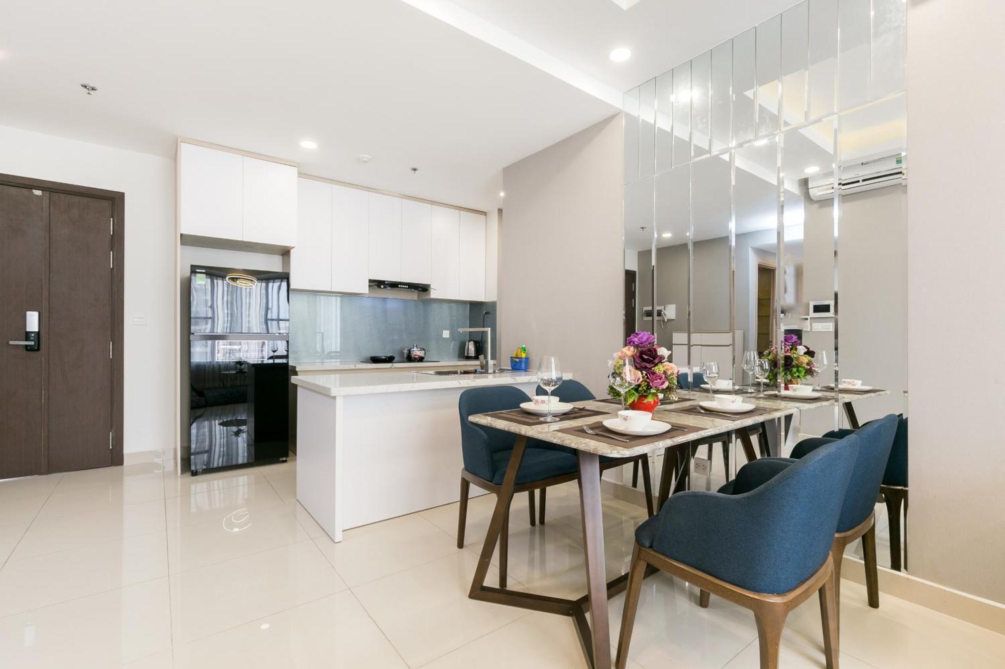 Yo'S Homes Rivergate Apartment Infinity Pool Near District 1 Ho Chi Minh City Exterior photo