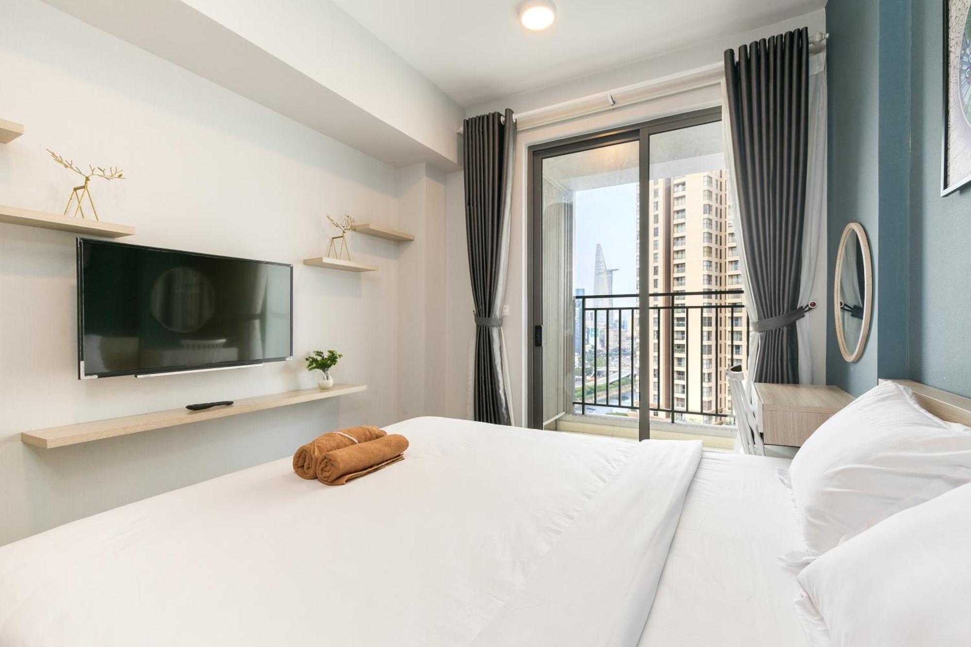 Yo'S Homes Rivergate Apartment Infinity Pool Near District 1 Ho Chi Minh City Exterior photo